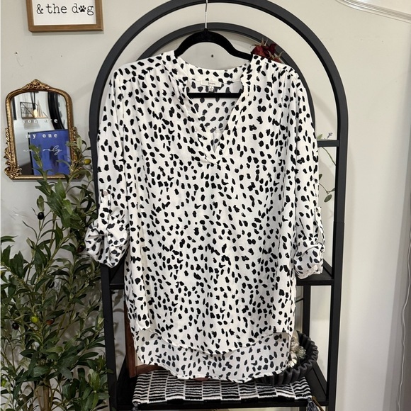 JODIFL Tops - JODIFL Black and White Buttoned 3/4 Sleeve Blouse size small